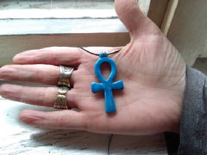 turquoise-faience-ankh-necklace1.jpg